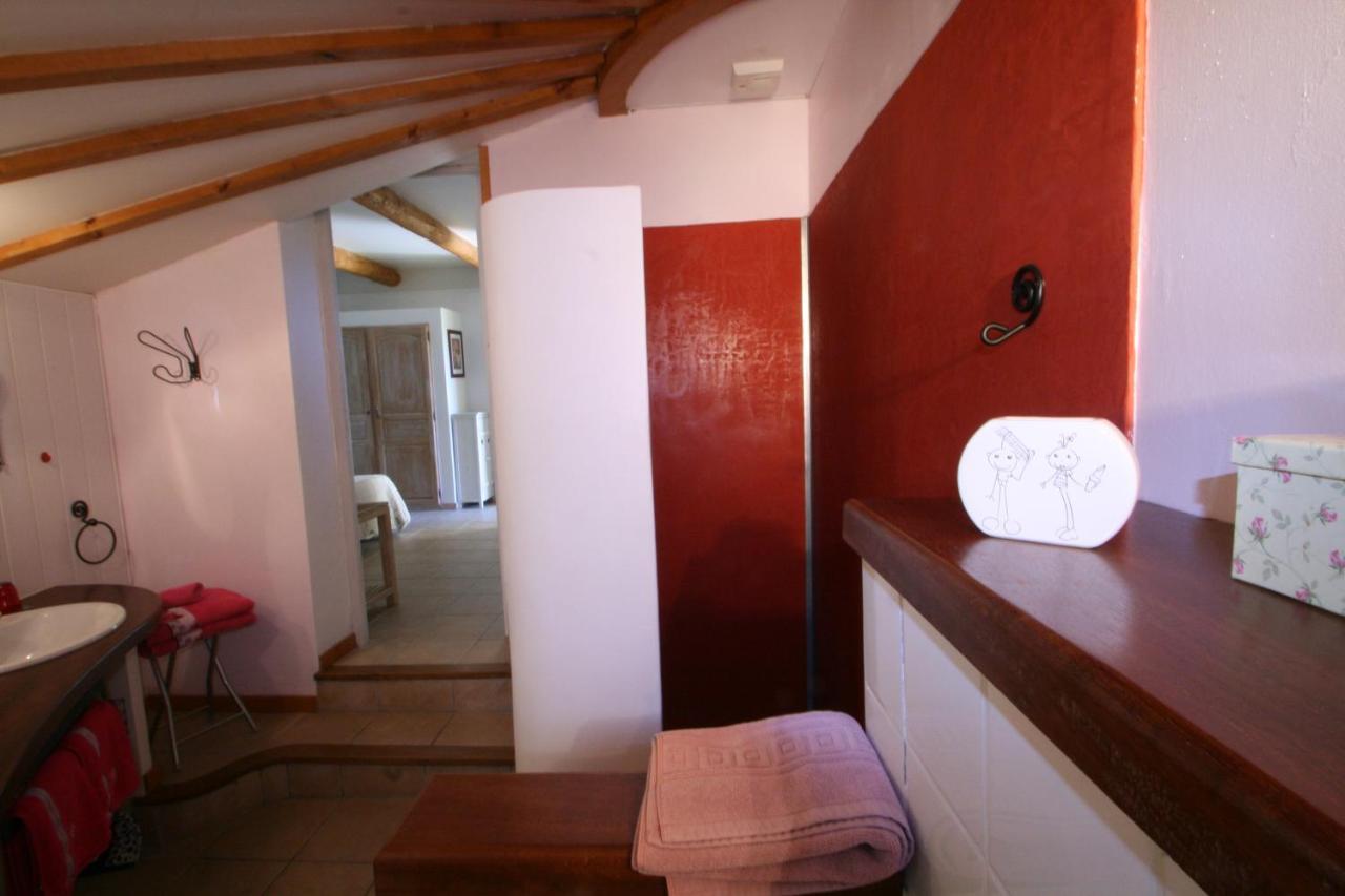 Le Mas Des Pierres Blanches Bed & Breakfast Venasque Ngoại thất bức ảnh